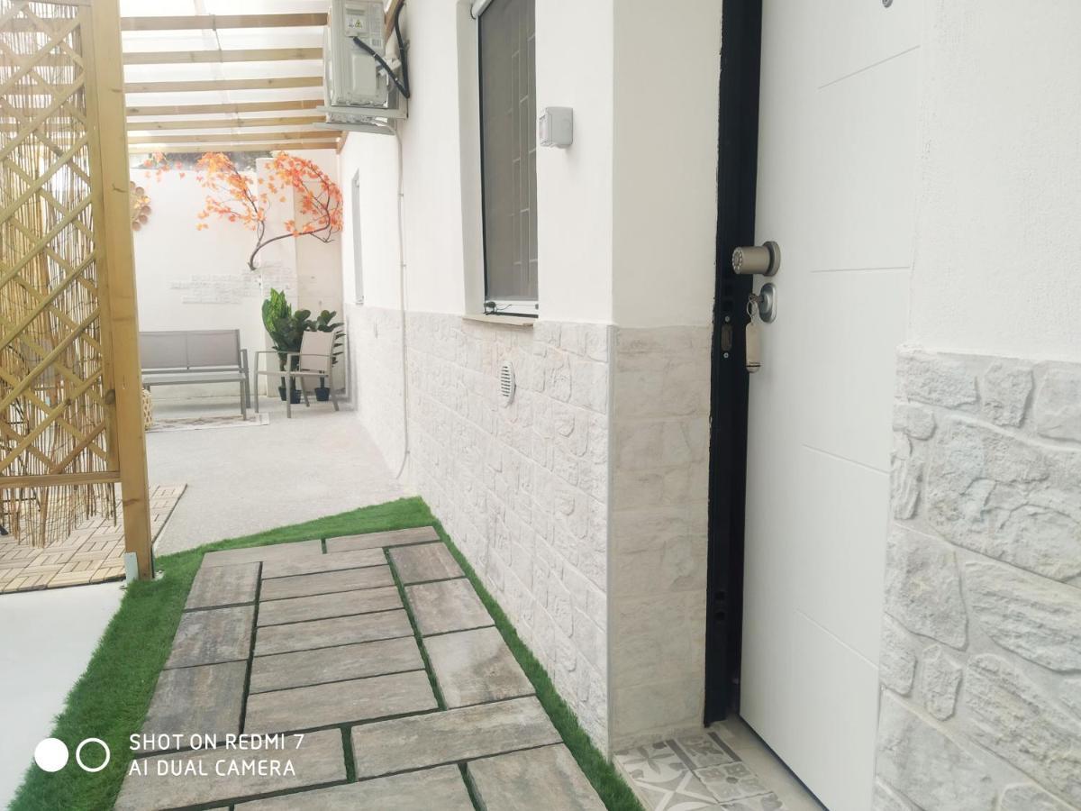 Aurisa Apartment Bari Buitenkant foto