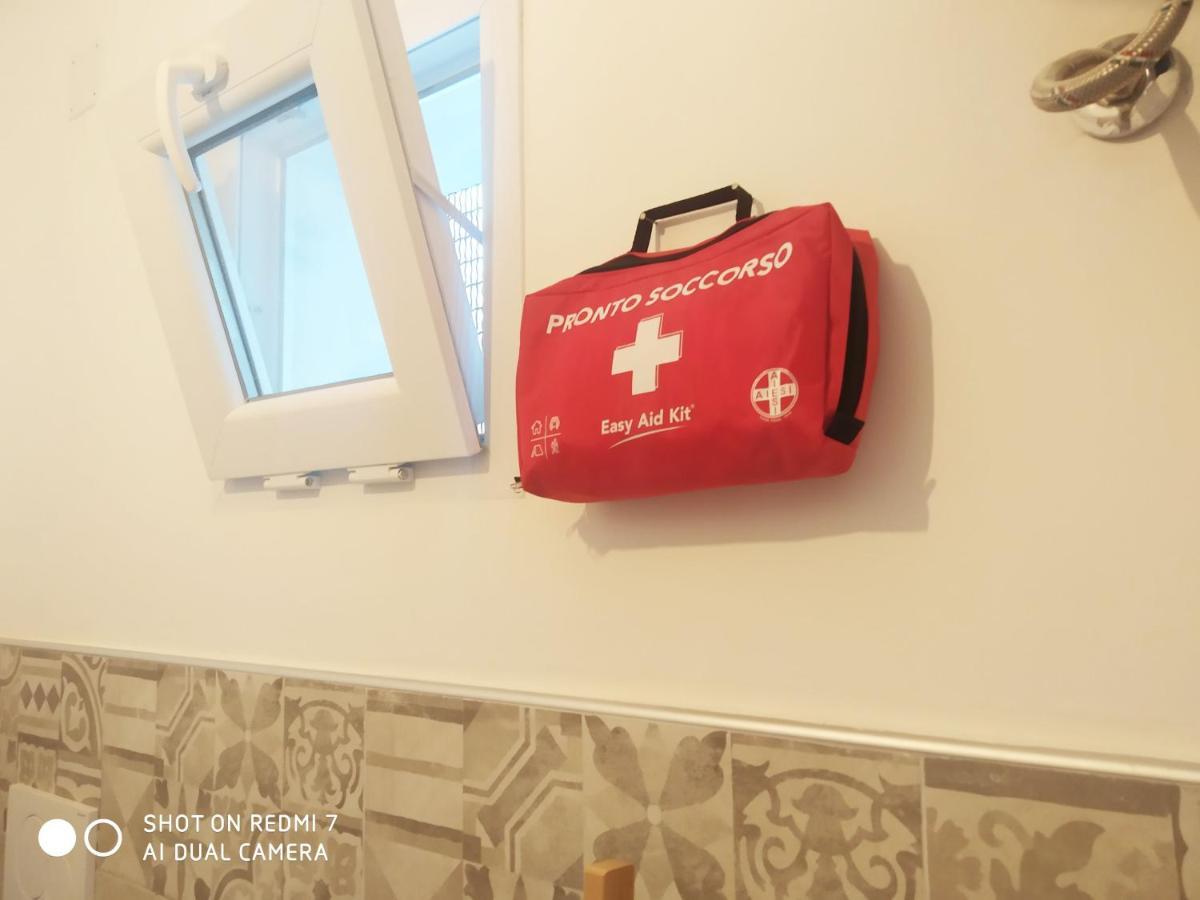 Aurisa Apartment Bari Buitenkant foto